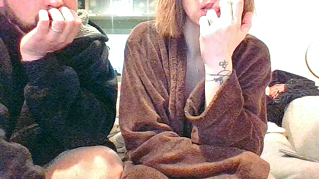 Snapshot of Cplhdef chatting on February 23, 6:27 pm Cplhdef online show from February 23, 6:27 pm