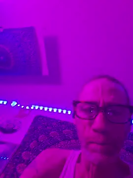 Snapshot of Undercover_Pornstar chatting on June 6, 12:10 pm Undercover Pornstar online show from June 6, 12:10 pm