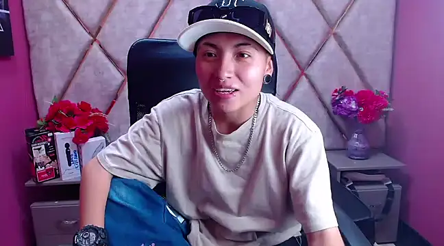 Im Mathias online show from February 12, 7:02 am