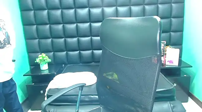 Im Mathias online show from March 13, 2:27 am