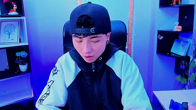 Im Mathias online show from November 25, 2:44 am