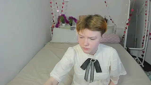 Snapshot of DreamyLuna chatting on January 12, 8:36 pm DreamyLuna online show from January 12, 8:36 pm