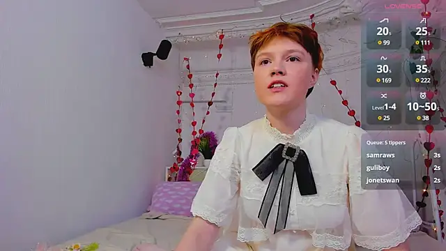 Snapshot of DreamyLuna chatting on January 13, 3:12 am DreamyLuna online show from January 13, 3:12 am