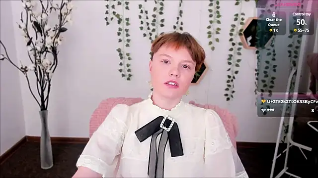 Snapshot of DreamyLuna chatting on January 19, 3:08 am DreamyLuna online show from January 19, 3:08 am