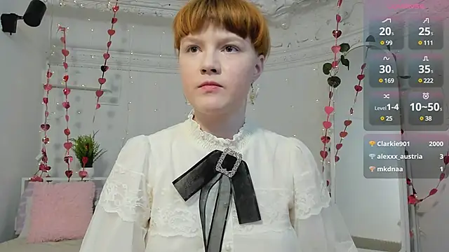 Snapshot of DreamyLuna chatting on January 20, 12:04 am DreamyLuna online show from January 20, 12:04 am