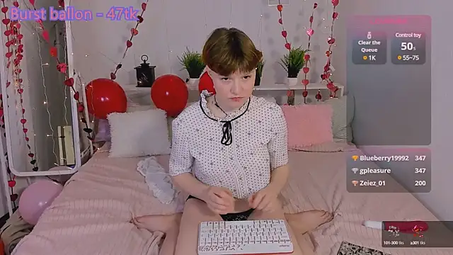 Snapshot of DreamyLuna chatting on January 26, 8:57 am DreamyLuna online show from January 26, 8:57 am