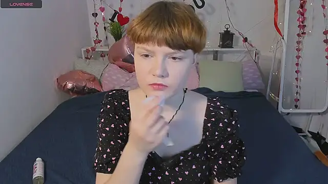 Snapshot of DreamyLuna chatting on January 30, 10:51 pm DreamyLuna online show from January 30, 10:51 pm