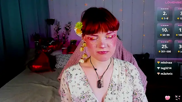 Snapshot of DreamyLuna chatting on February 5, 12:31 am DreamyLuna online show from February 5, 12:31 am