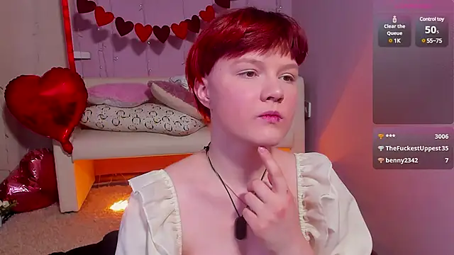 Snapshot of DreamyLuna chatting on February 8, 12:28 am DreamyLuna online show from February 8, 12:28 am