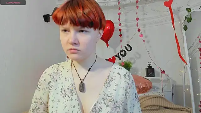 Snapshot of DreamyLuna chatting on February 8, 8:32 pm DreamyLuna online show from February 8, 8:32 pm