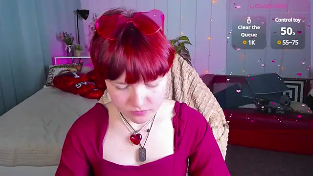 Snapshot of DreamyLuna chatting on February 16, 8:33 pm DreamyLuna online show from February 16, 8:33 pm