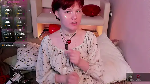 Snapshot of DreamyLuna chatting on February 24, 12:30 am DreamyLuna online show from February 24, 12:30 am