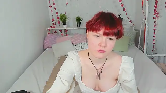 Snapshot of DreamyLuna chatting on February 27, 8:31 pm DreamyLuna online show from February 27, 8:31 pm