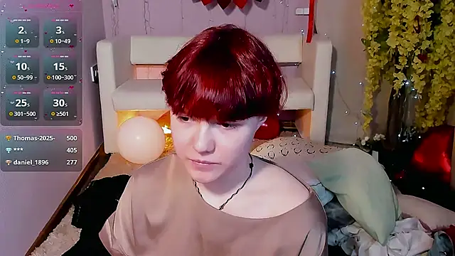 Snapshot of DreamyLuna chatting on March 1, 3:32 am DreamyLuna online show from March 1, 3:32 am