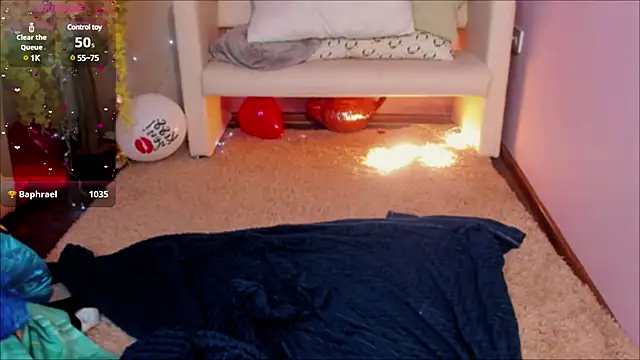 Snapshot of DreamyLuna chatting on March 3, 3:30 am DreamyLuna online show from March 3, 3:30 am