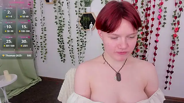 Snapshot of DreamyLuna chatting on March 9, 12:10 am DreamyLuna online show from March 9, 12:10 am