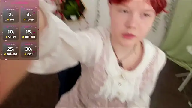 Snapshot of DreamyLuna chatting on March 9, 11:46 pm DreamyLuna online show from March 9, 11:46 pm