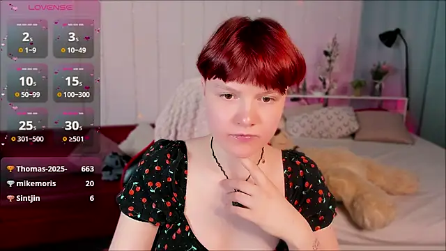 Snapshot of DreamyLuna chatting on March 14, 3:26 am DreamyLuna online show from March 14, 3:26 am