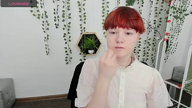 Snapshot of DreamyLuna chatting on March 15, 8:43 pm DreamyLuna online show from March 15, 8:43 pm