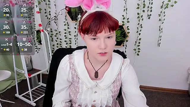 Snapshot of DreamyLuna chatting on March 16, 12:45 am DreamyLuna online show from March 16, 12:45 am