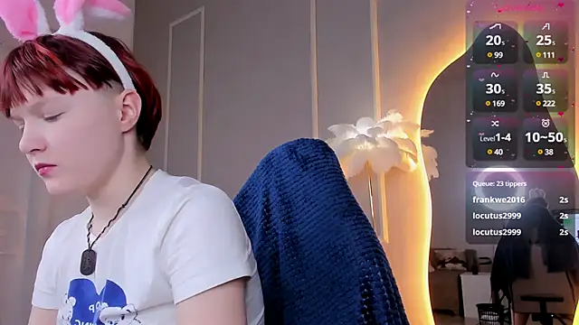 Snapshot of DreamyLuna chatting on March 17, 12:19 am DreamyLuna online show from March 17, 12:19 am