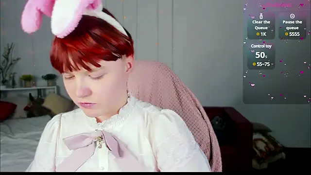 Snapshot of DreamyLuna chatting on March 22, 12:39 am DreamyLuna online show from March 22, 12:39 am