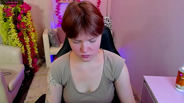 Snapshot of DreamyLuna chatting on September 12, 8:42 pm DreamyLuna online show from September 12, 8:42 pm