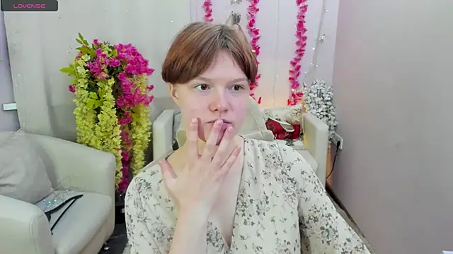 Snapshot of DreamyLuna chatting on September 27, 8:03 pm DreamyLuna online show from September 27, 8:03 pm