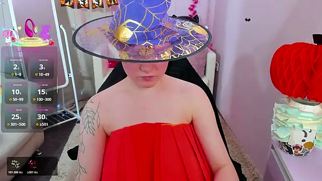 Snapshot of DreamyLuna chatting on October 17, 8:55 pm DreamyLuna online show from October 17, 8:55 pm