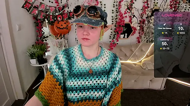 Snapshot of DreamyLuna chatting on October 31, 8:32 pm DreamyLuna online show from October 31, 8:32 pm