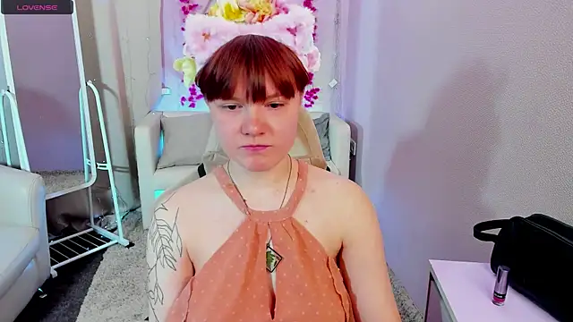 Snapshot of DreamyLuna chatting on November 7, 9:15 pm DreamyLuna online show from November 7, 9:15 pm