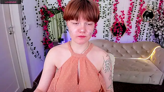 Snapshot of DreamyLuna chatting on November 29, 8:34 pm DreamyLuna online show from November 29, 8:34 pm