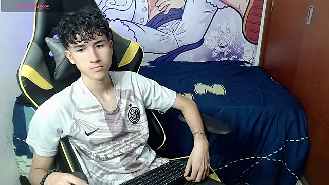 Snapshot of johnny_cagee chatting on December 12, 6:25 am johnny cagee online show from December 12, 6:25 am