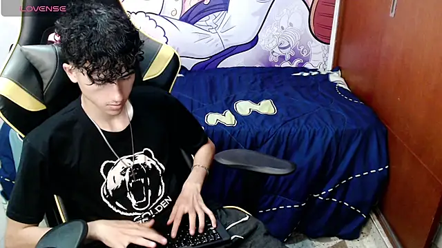 Snapshot of johnny_cagee chatting on December 13, 7:15 am johnny cagee online show from December 13, 7:15 am