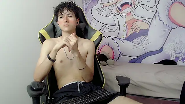 Snapshot of johnny_cagee chatting on January 13, 2:28 am johnny cagee online show from January 13, 2:28 am