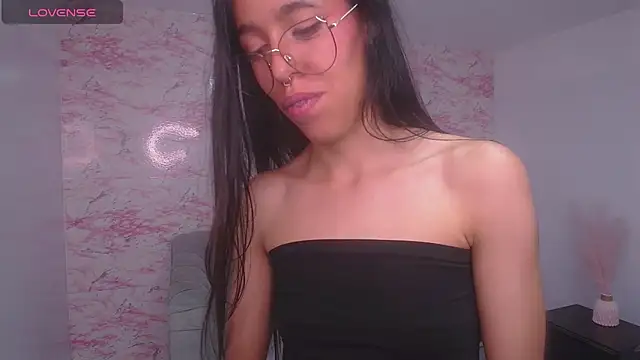Snapshot of stephania_t chatting on January 8, 9:53 am stephania t online show from January 8, 9:53 am