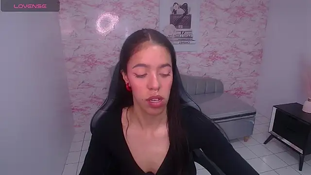Snapshot of stephania_t chatting on January 9, 3:26 am stephania t online show from January 9, 3:26 am
