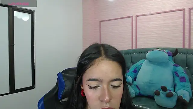 Snapshot of stephania_t chatting on February 10, 10:53 am stephania t online show from February 10, 10:53 am