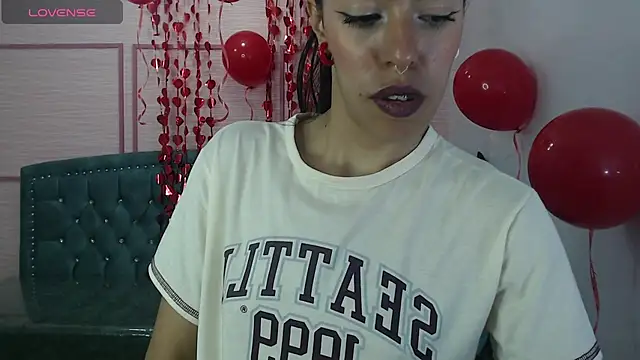 Snapshot of stephania_t chatting on February 15, 1:38 pm stephania t online show from February 15, 1:38 pm