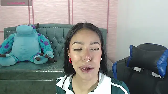 Snapshot of stephania_t chatting on February 18, 10:27 am stephania t online show from February 18, 10:27 am