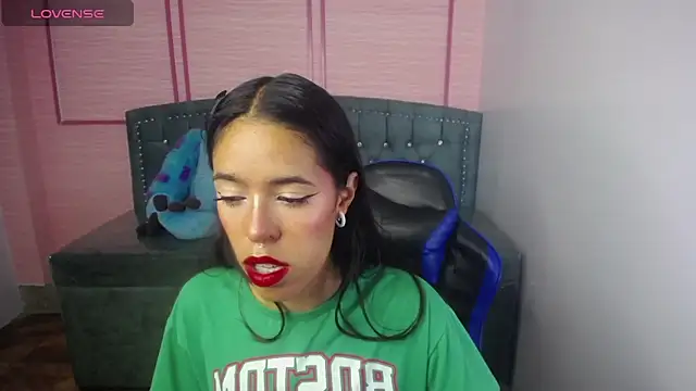 Snapshot of stephania_t chatting on March 12, 10:59 am stephania t online show from March 12, 10:59 am