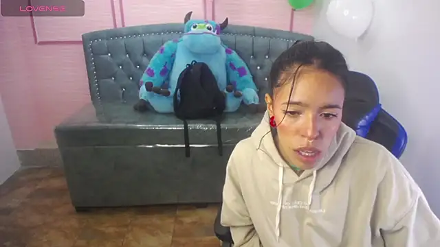 Snapshot of stephania_t chatting on March 15, 10:46 am stephania t online show from March 15, 10:46 am