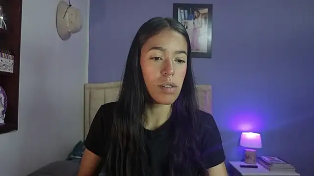 stephania t online show from April 17, 3:37 pm