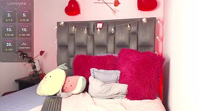 julz 03 online show from March 1, 7:26 pm