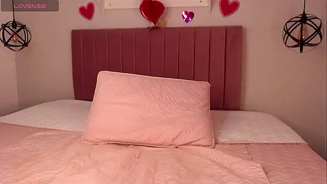 julz 03 online show from March 8, 11:07 pm