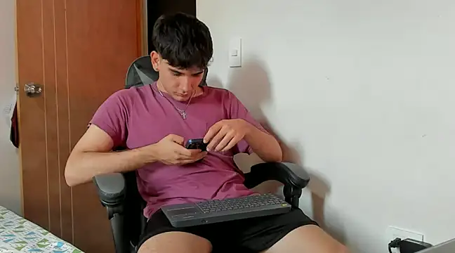 leo030809 online show from December 9, 9:26 pm