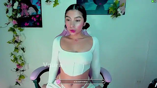 vaura  online show from March 21, 1:45 am