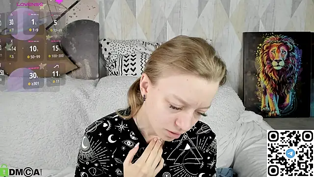 Michelle Blond online show from October 4, 8:12 am