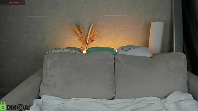 Michelle Blond online show from March 21, 7:57 am