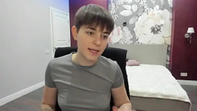 EmiliaYours online show from December 18, 3:29 pm